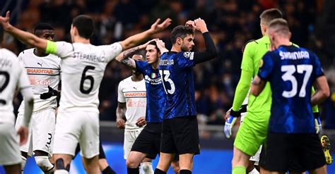 Champions LInter Approda Agli Ottavi Ranocchia Esulta 10 Anni Dopo