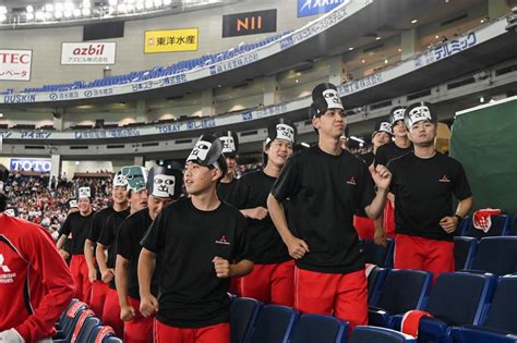 三菱自動車岡崎（岡崎市）の応援団（1回戦） 第94回都市対抗野球 写真特集135 毎日新聞