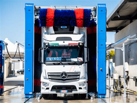 Lavaggio Camion Truck Center Cleaning Service