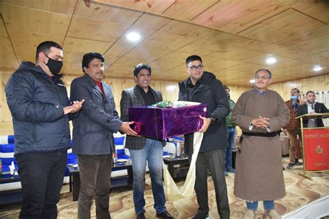 Outgoing Dc Kargil Accorded Warm Send Off Voice Of Ladakh