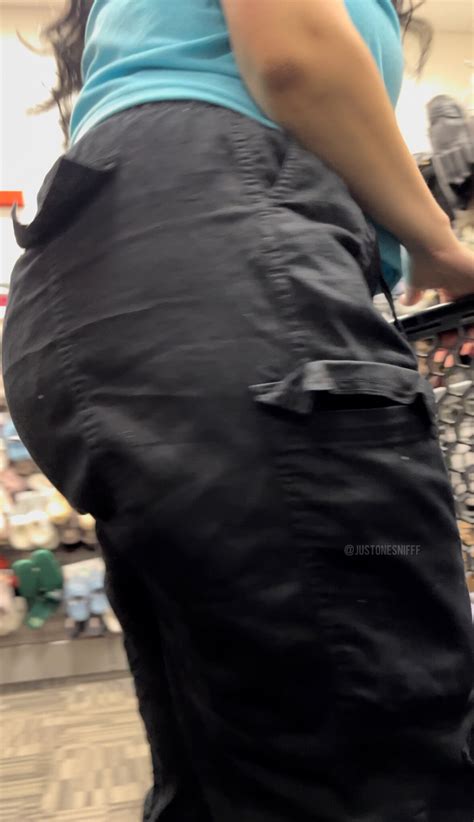 Sexy Pawg Worker Glasses Cleavage Ass Forum