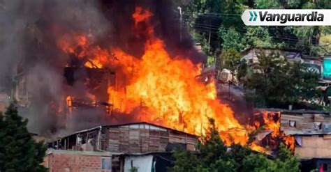 Hombre le prendió fuego a su casa porque su esposa lo encerró para que