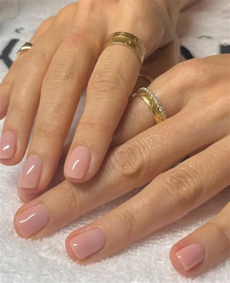 Soap nails Γυαλιστερό φινίρισμα nude αποχρώσεις