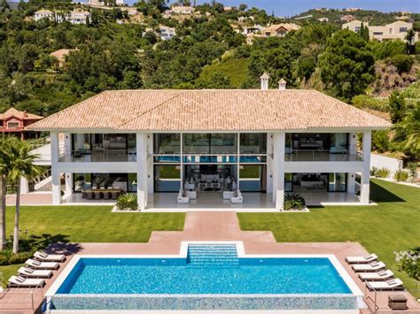 Modern Properties For Sale In La Zagaleta Benahavis