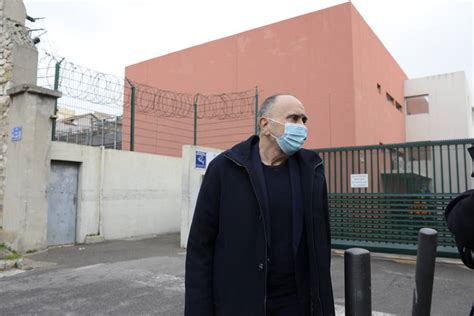 Politique Le sénateur Guy Bénarroche EE LV en visite impromptue au