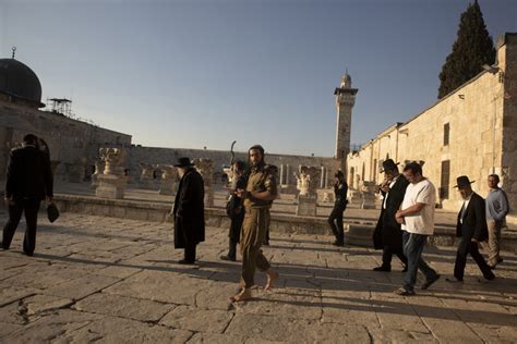 As Jews Pray On Temple Mount Status Quo In Jerusalem S Holiest Site