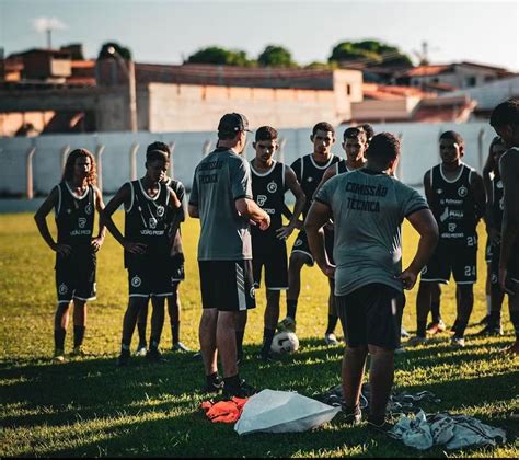 Técnico do Corisabbá desabafa e cobra direção por reforços Corisabbá