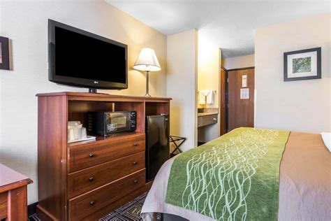 Comfort Inn Weirton, WV - See Discounts