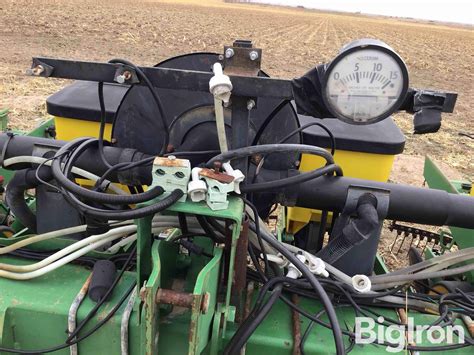 John Deere 7300 Maxemerge 2 8r30” Planter Bigiron Auctions