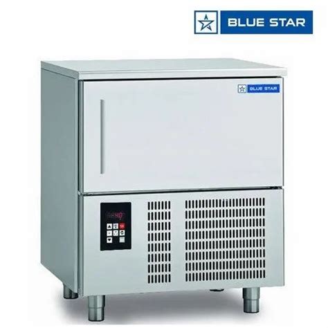 Single Door Electric Blue Star Blast Freezer Storage Capacity 100 L