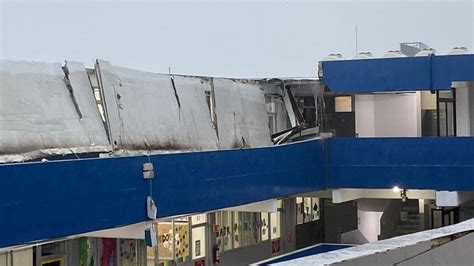 Cae techo en escuela de Boca del Río Veracruz N