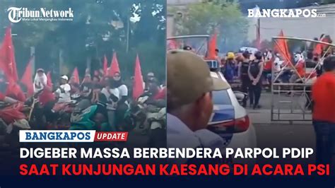 Digeber Massa Berbendera Parpol PDIP Saat Di Acara PSI Di Pati Kaesang