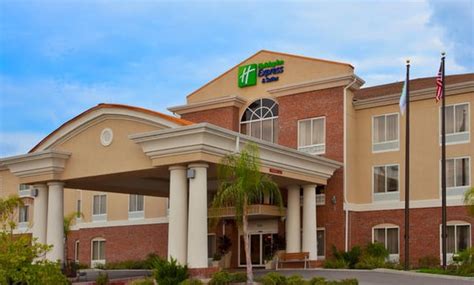 HOLIDAY INN EXPRESS & SUITES SPRING HILL - 31 Photos & 26 Reviews - 3528 Commercial Way US 19 ...