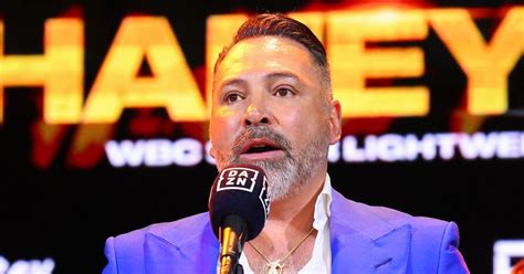 oscar de la hoya brands future hall  famer king  boxings worst era