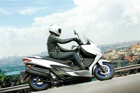 Suzuki unveils updated Burgman 400