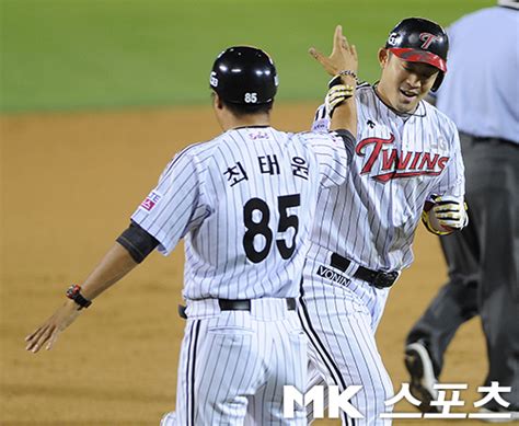 정의윤 짜릿한 역전 스리런 쾅 Mk포토 네이트 스포츠