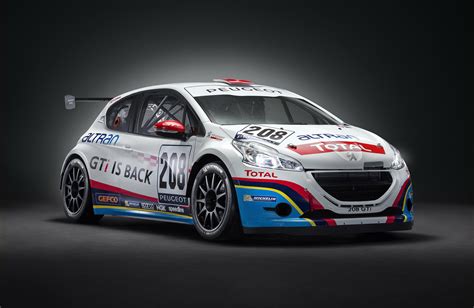 208 GTi RACING EXPERIENCE: THE 208 GTi PEUGEOT SPORT CONFRONTS “THE ...