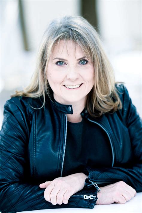 Using Learning Paths to implement the 70-20-10 learning model - The