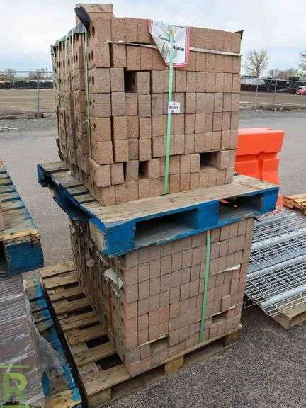 2 Pallets Of General Shale Carbondale Brick 66 Sq Ft Per Pallet