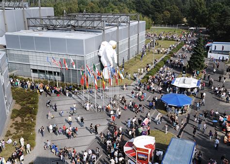 Esa German Aerospace Day Is A Crowd Puller