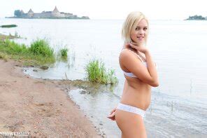 Shy Teen Beauty Berry Naked On The Beach SBeauty Berry Frisky 0101 Porn Pic