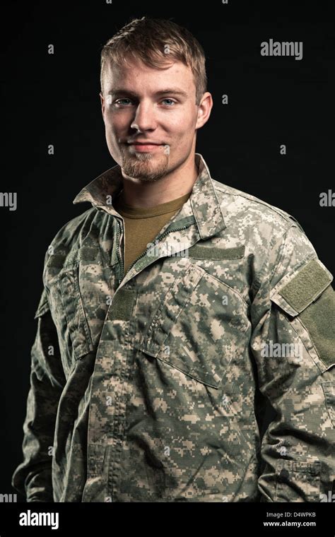 Portrait Man Smiling Army Hi Res Stock Photography And Images Alamy