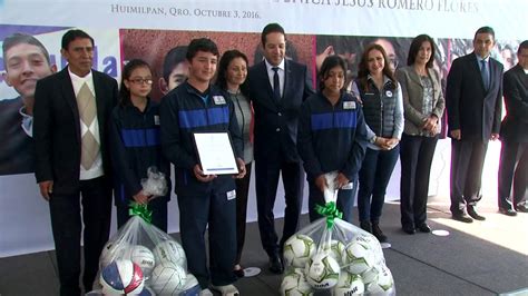 Ceremonia de Honores a la Bandera en la Esc Sec Tec No 8 Jesús