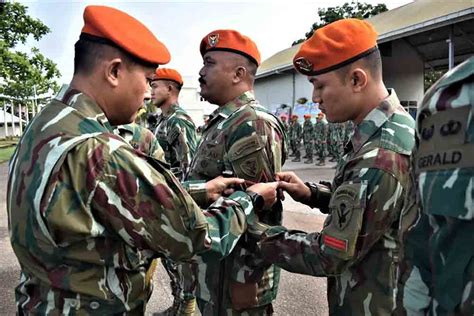 Upacara Tradisi Kenaikan Pangkat Prajurit Kopasgat Jingga Khatulistiwa