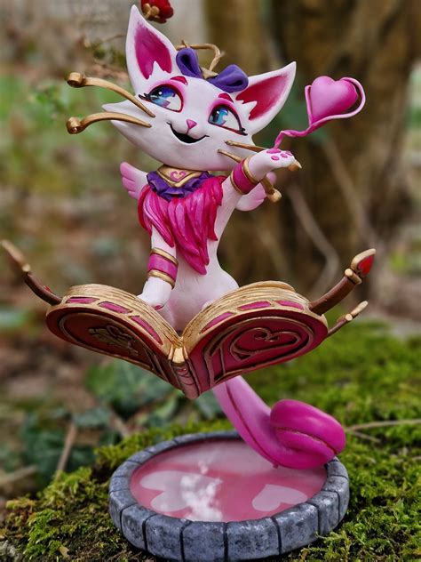 Fan Art Yuumi Heartseeker Inspired by LOL Figurine Handmade Statuette Figure - Etsy