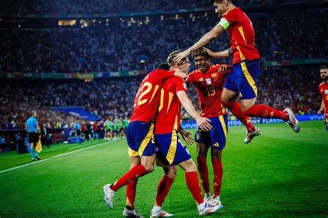 La Selecci N Espa Ola Vestir La Camiseta Titular En La Final De La