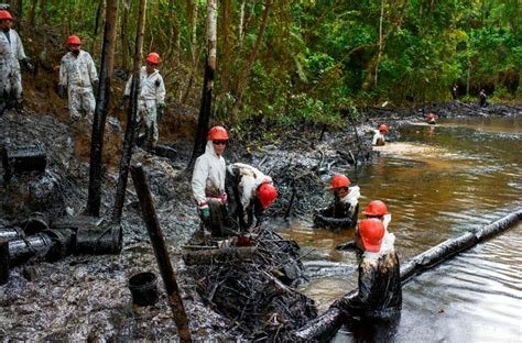 Per Declara Estado De Emergencia En Rea Amaz Nica Por Derrames