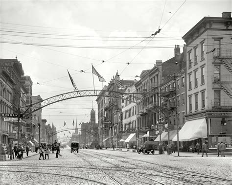 Lots more historical pics of Columbus : Columbus