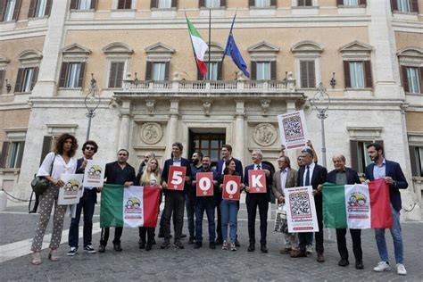 Cittadinanza Raccolte 500mila Firme Raggiunto Quorum Per Referendum