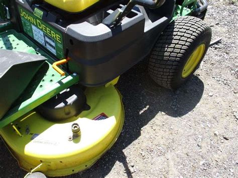 John Deere Z235 Eztrak Zero Turn Mower With 42 Mower Deck Hitch Kit Installed Mulch Kit