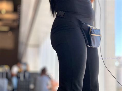 Stunning Latina Milf Waiting In Airport Oc Spandex Leggings Yoga Pants Forum