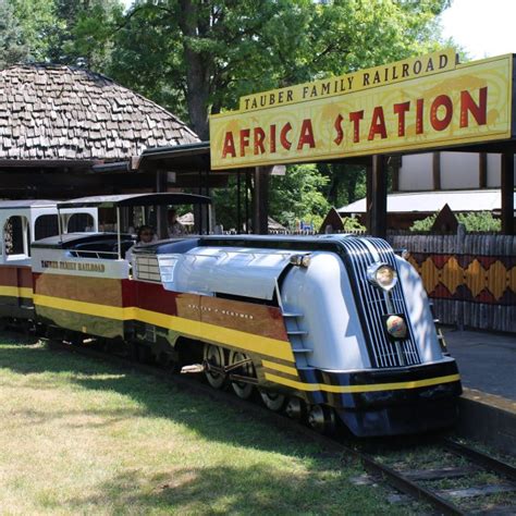 On The Right Track Detroit Zoo Trains Ride High Detroit Zoological