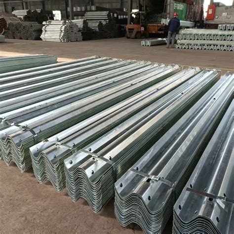 Metal Dx D Sgcc Spcc Highway Guardrail Corrugated W Beam Crash Barrier