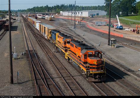 Railpicturesnet Photo Pnwr 2316 Portland And Western Railroad Emd Gp39