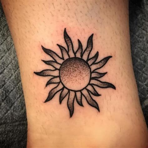 Tatuajes De Sol Ideas Principales Y Muy Interesantes Para Los Tatuajes