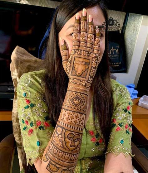 12 Best Backhand Mehndi Designs For Brides