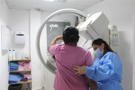 Salud realiza examen de mamografía gratuita Crisol FM