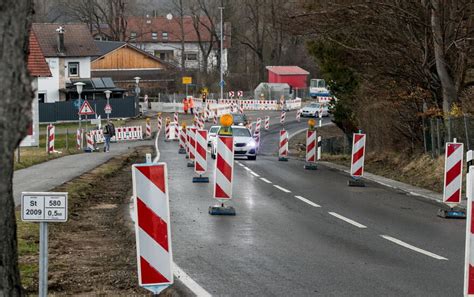 Verkehrsbehinderung Ab Montag Zwei Wochen Vollsperrung Bei Hirschdorf