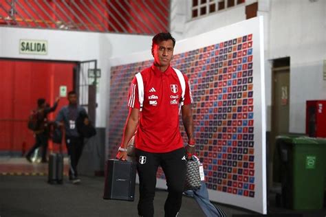 Renato Tapia Fue Desconvocado De La Selecci N Peruana Por Una Lesi N