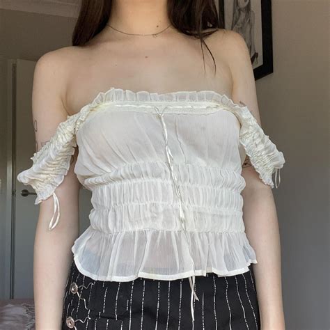 Glassons White Frilly Top 🦢🎀 Size 8 🩰 Free Bundle Depop