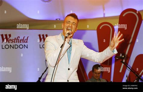 Frankmusik Performs A Free Gig At The Westfield Shopping Centre In