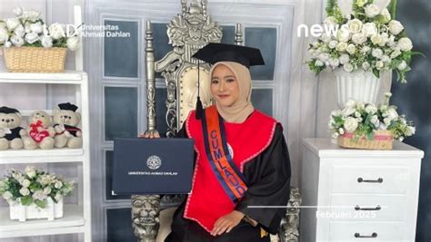 Devi Alya Dhiyana Raih Wisudawan Terbaik Fh Uad Website Lldikti Wilayah V