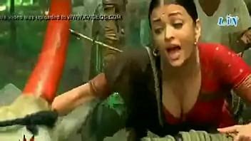 La Actriz De Bollywood Aishwaria Rai Enormes Tetas Escote Profundo Xnxx Xvideos