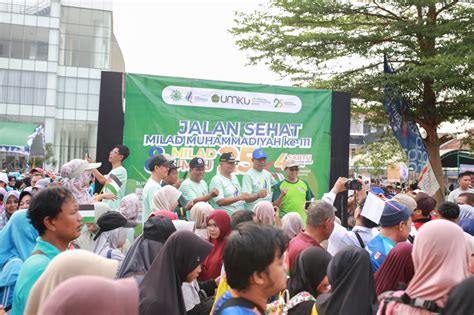 Ribuan Warga Meriahkan Jalan Sehat Semarak Milad Muhammadiyah Ke