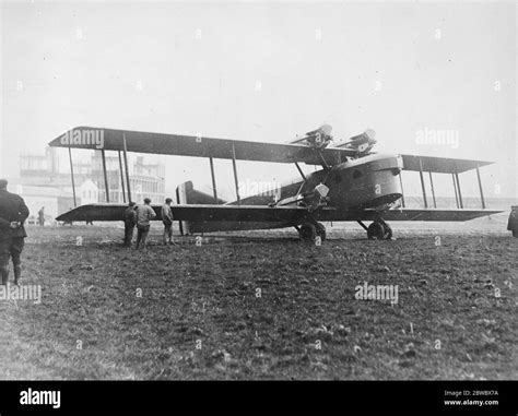 Plane crash 1920s hi-res stock photography and images - Alamy