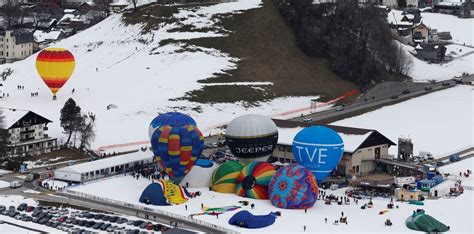 Semana Internacional de Globos Aerostáticos en Chateau d Oex Suiza